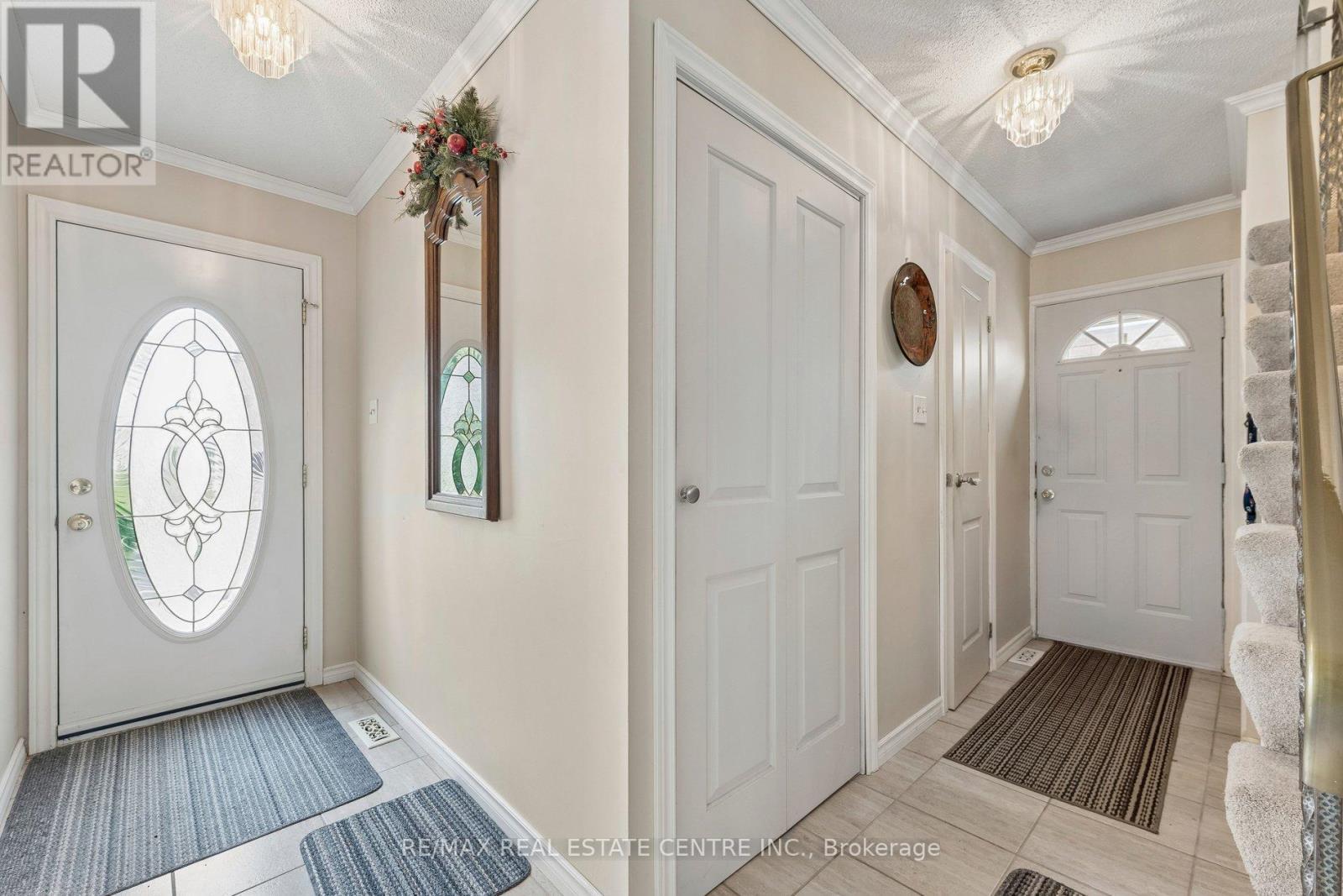 26 JAMESON CRESCENT - 38