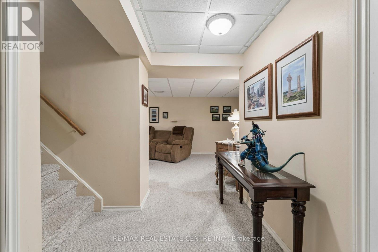 26 JAMESON CRESCENT - 39