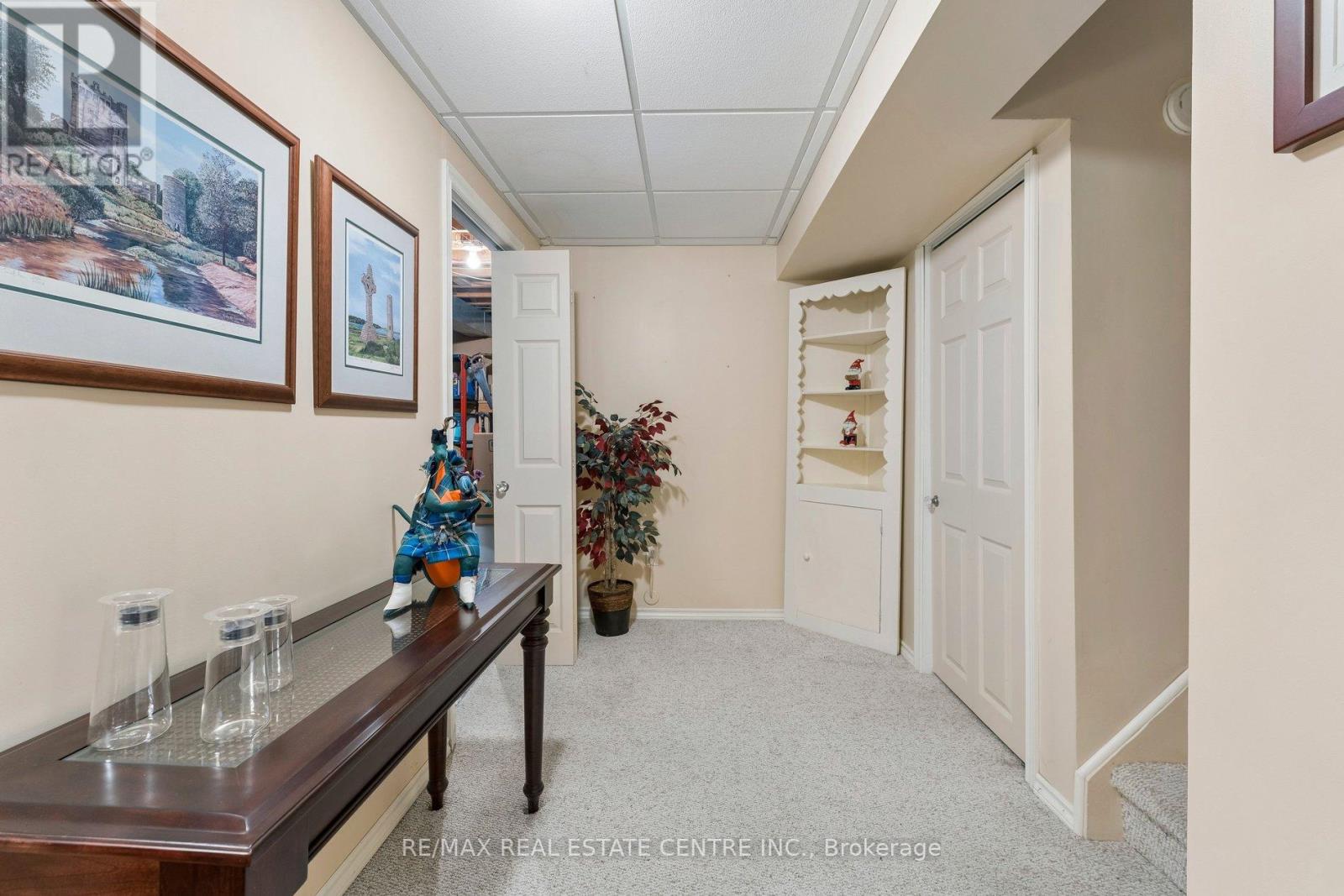 26 JAMESON CRESCENT - 40