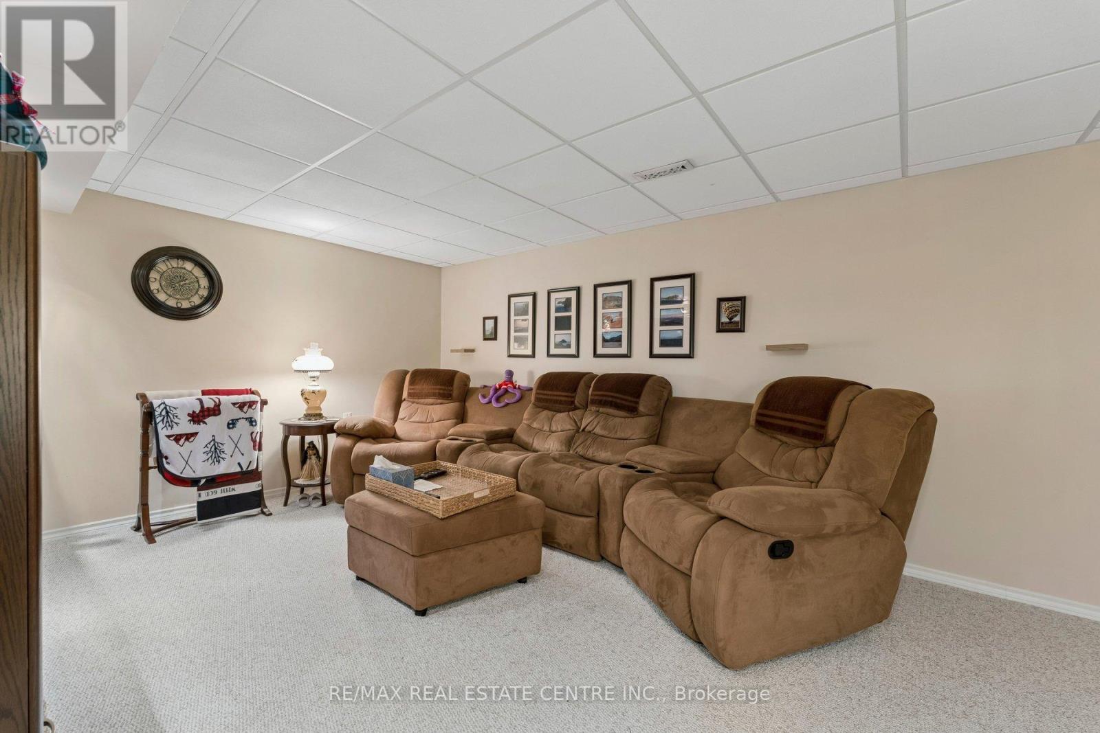 26 JAMESON CRESCENT - 43