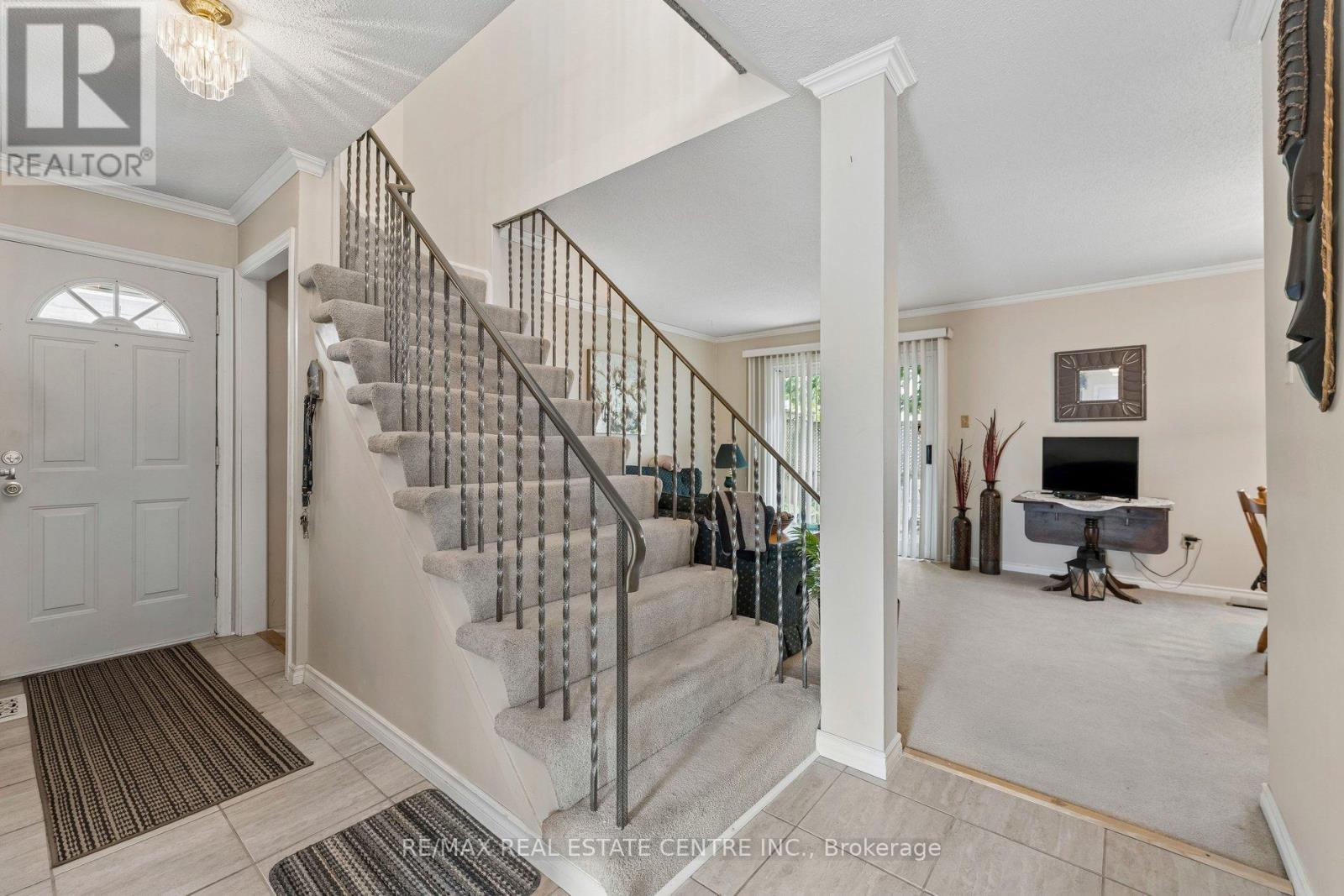 26 JAMESON CRESCENT - 6