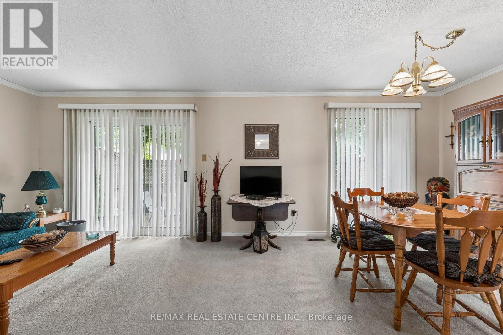 26 JAMESON CRESCENT - 7