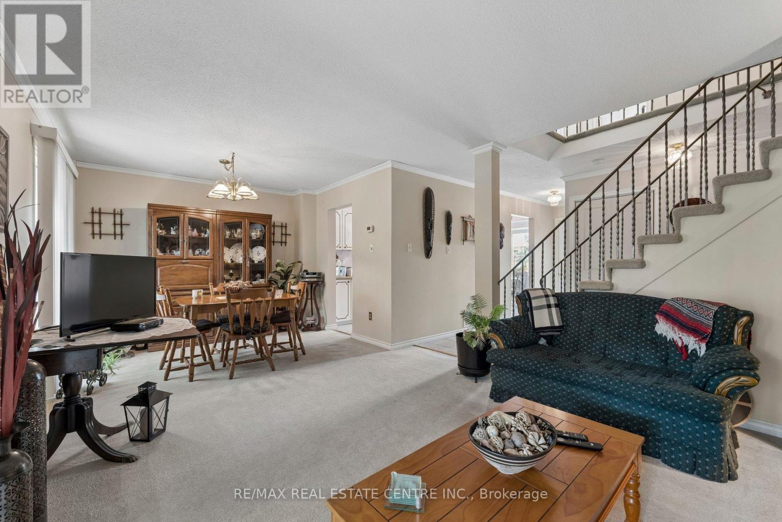 26 JAMESON CRESCENT - 9