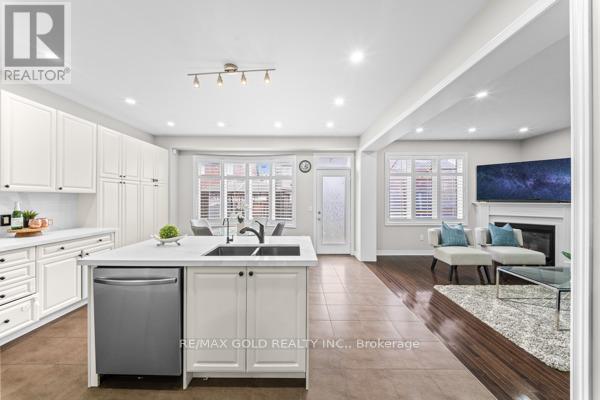 10 ROUGEBANK AVENUE - 17
