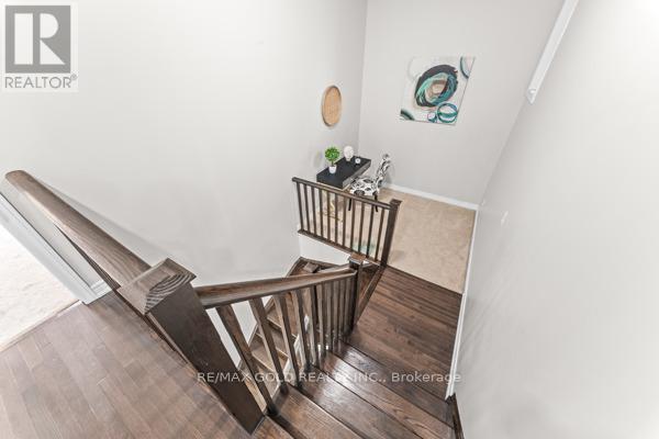 10 ROUGEBANK AVENUE - 23