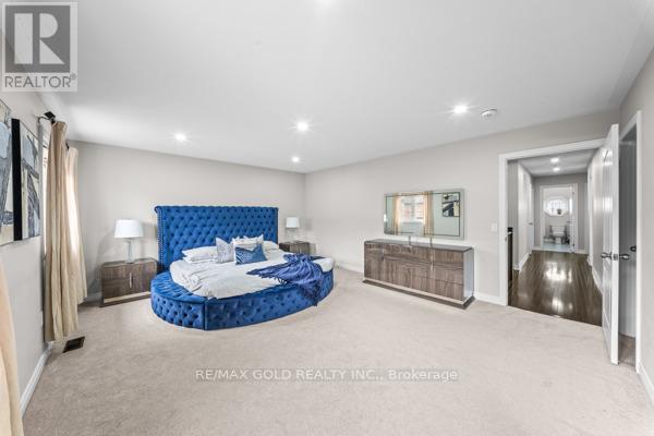 10 ROUGEBANK AVENUE - 26