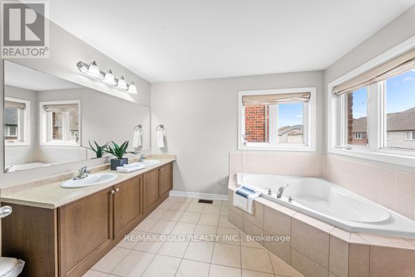 10 ROUGEBANK AVENUE - 28