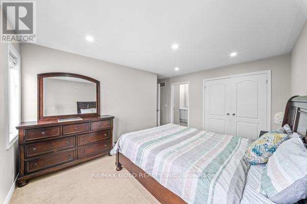 10 ROUGEBANK AVENUE - 30