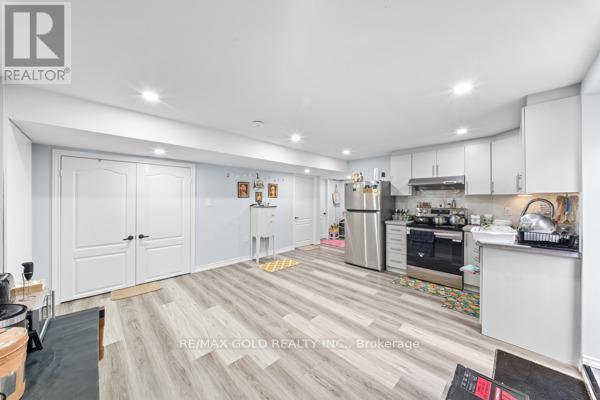 10 ROUGEBANK AVENUE - 38
