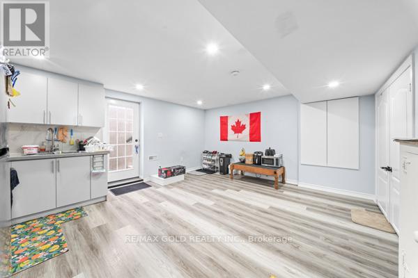 10 ROUGEBANK AVENUE - 39