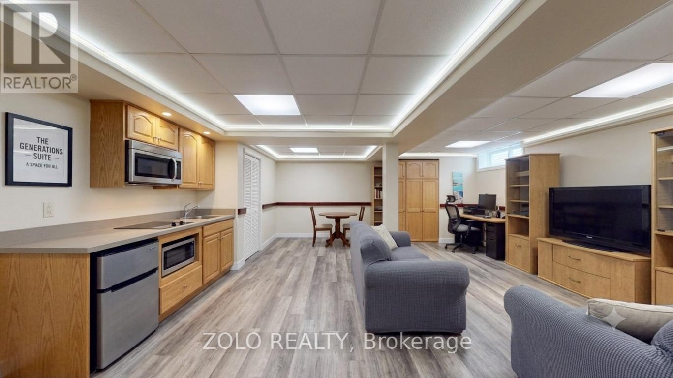 26 CARDWELL STREET - 32