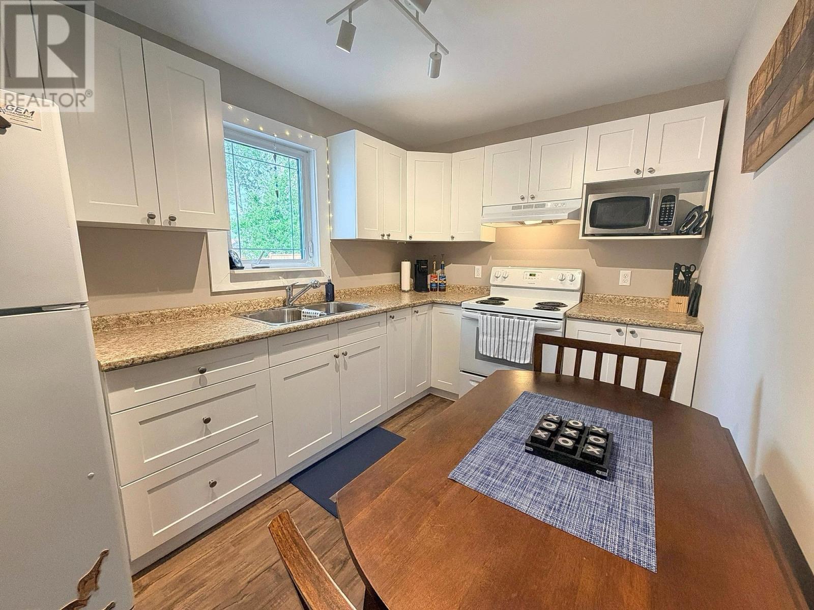 112 Queen ST - 6