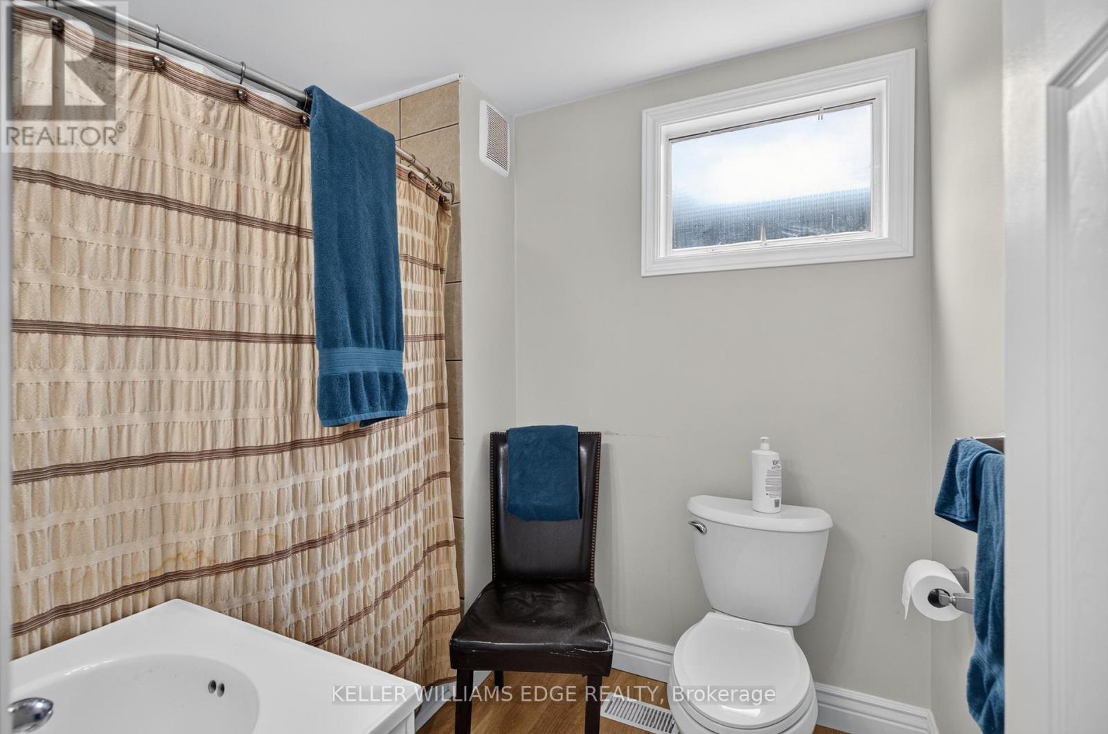 258 LYNDEN ROAD - 35