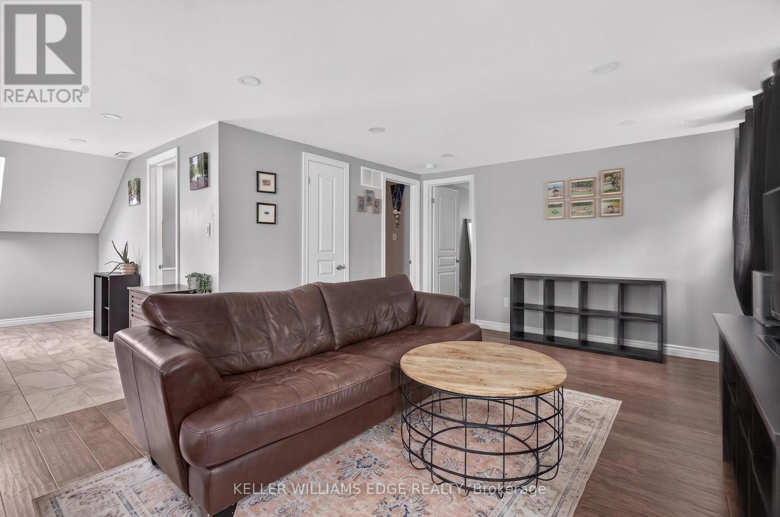 258 LYNDEN ROAD - 39