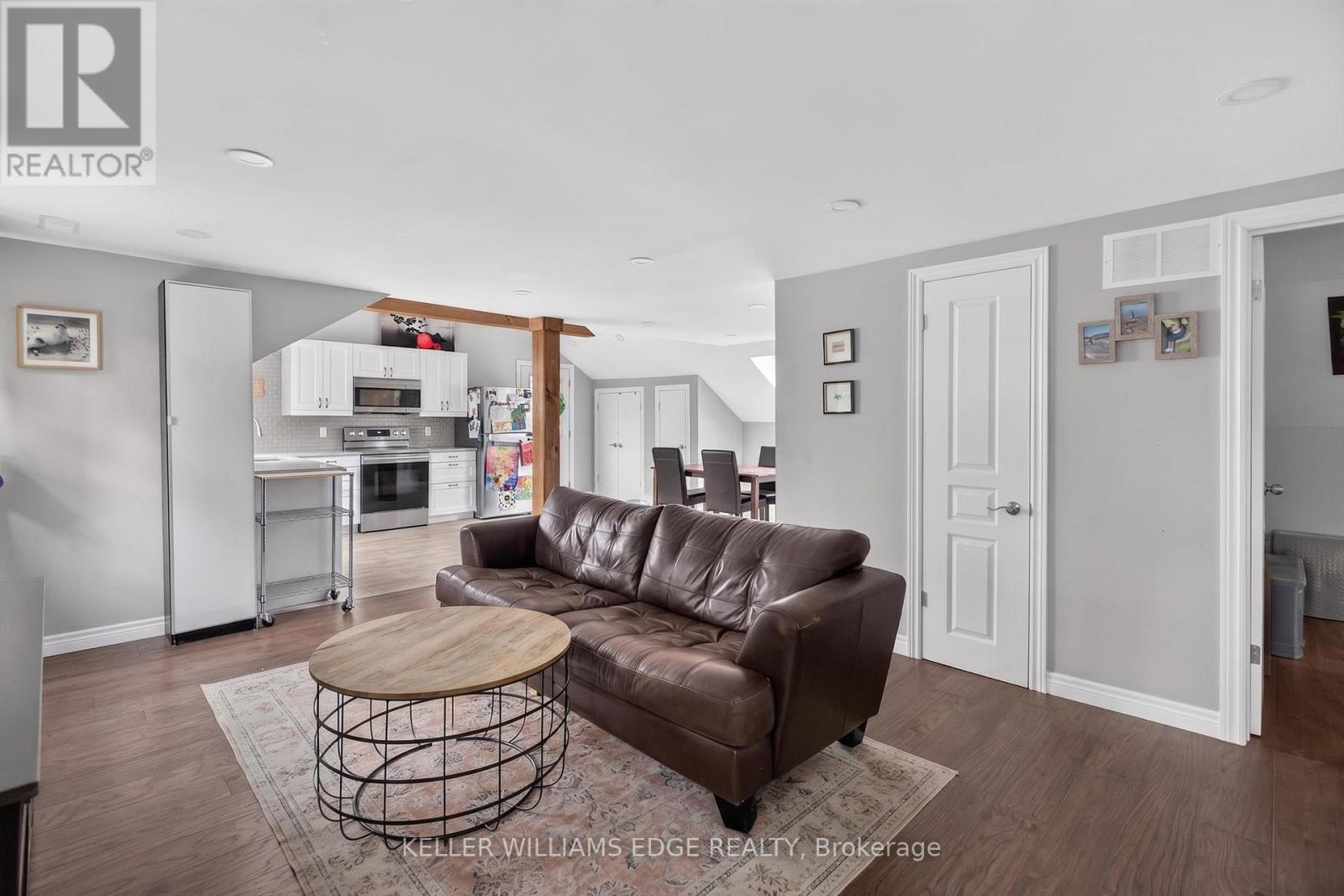258 LYNDEN ROAD - 41