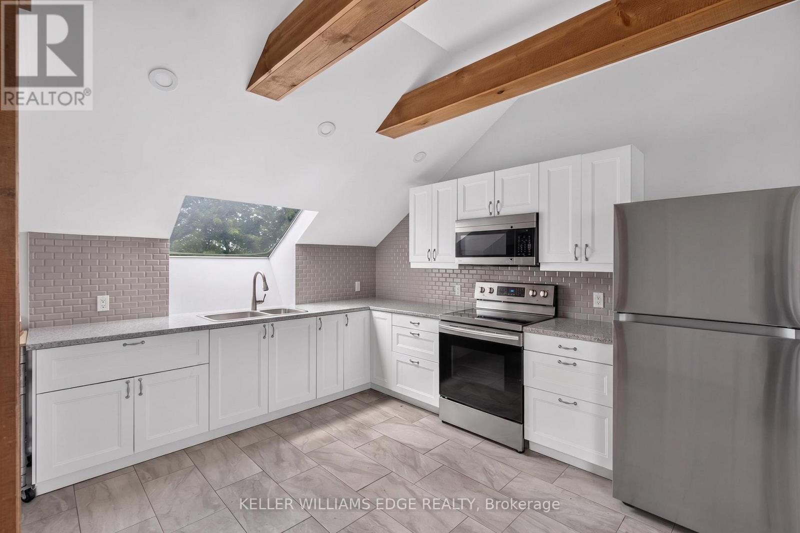 258 LYNDEN ROAD - 42