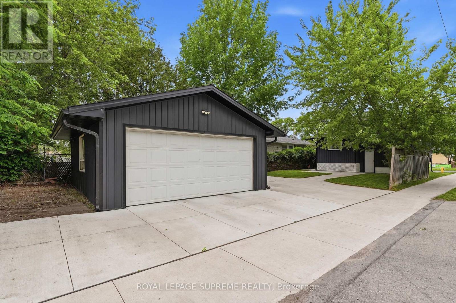 24 ALEXANDRA BOULEVARD - 10