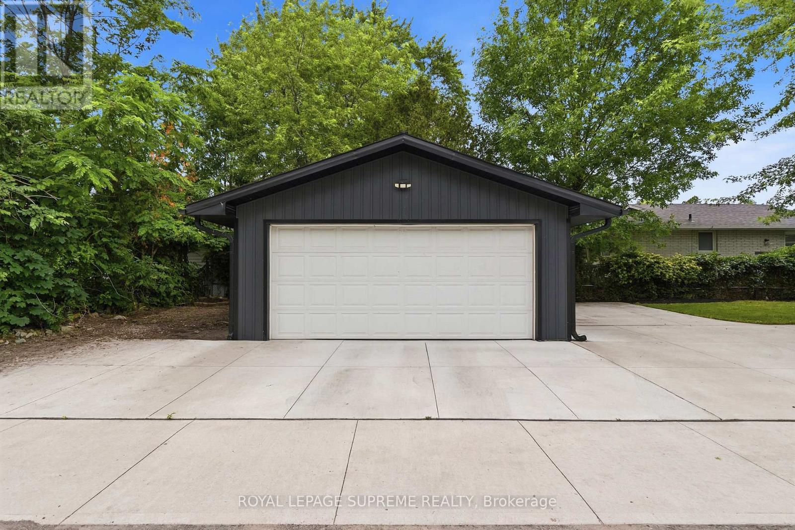 24 ALEXANDRA BOULEVARD - 11