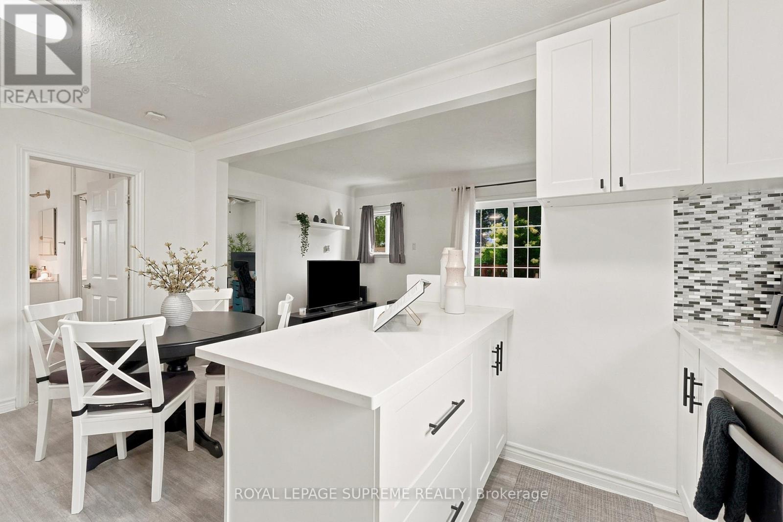 24 ALEXANDRA BOULEVARD - 15