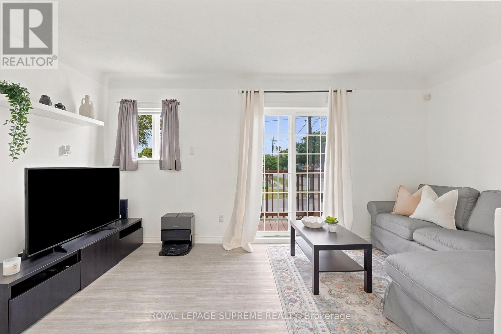 24 ALEXANDRA BOULEVARD - 23