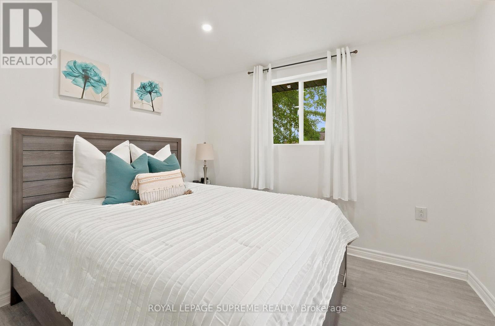 24 ALEXANDRA BOULEVARD - 29
