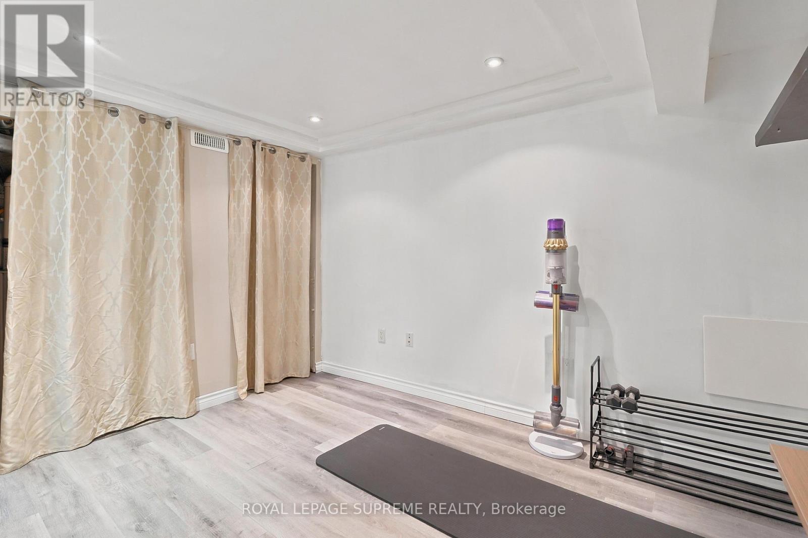 24 ALEXANDRA BOULEVARD - 39