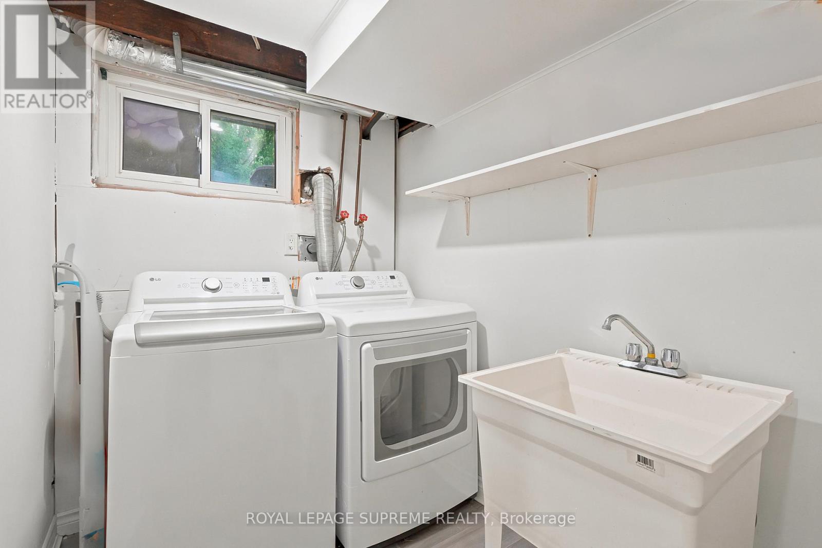 24 ALEXANDRA BOULEVARD - 42