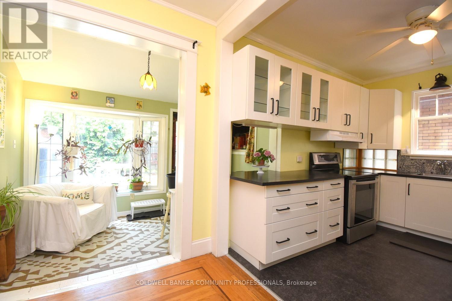 28 ST CLAIR AVENUE - 15