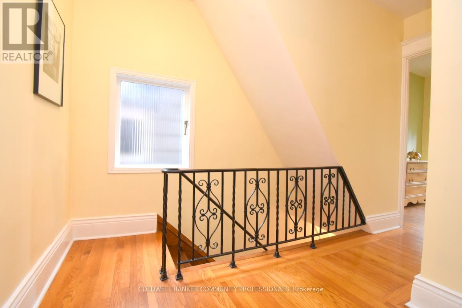28 ST CLAIR AVENUE - 23