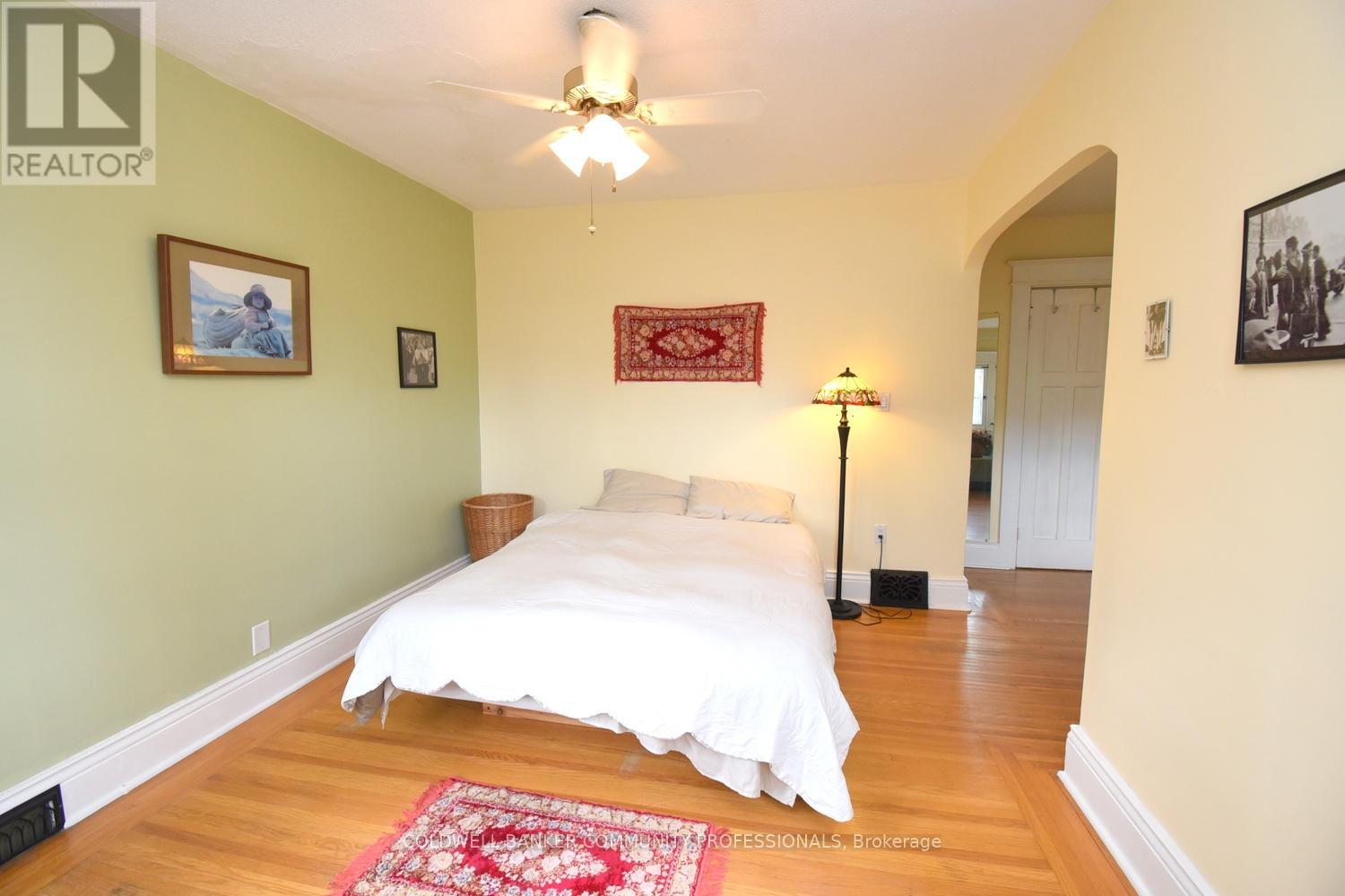 28 ST CLAIR AVENUE - 24