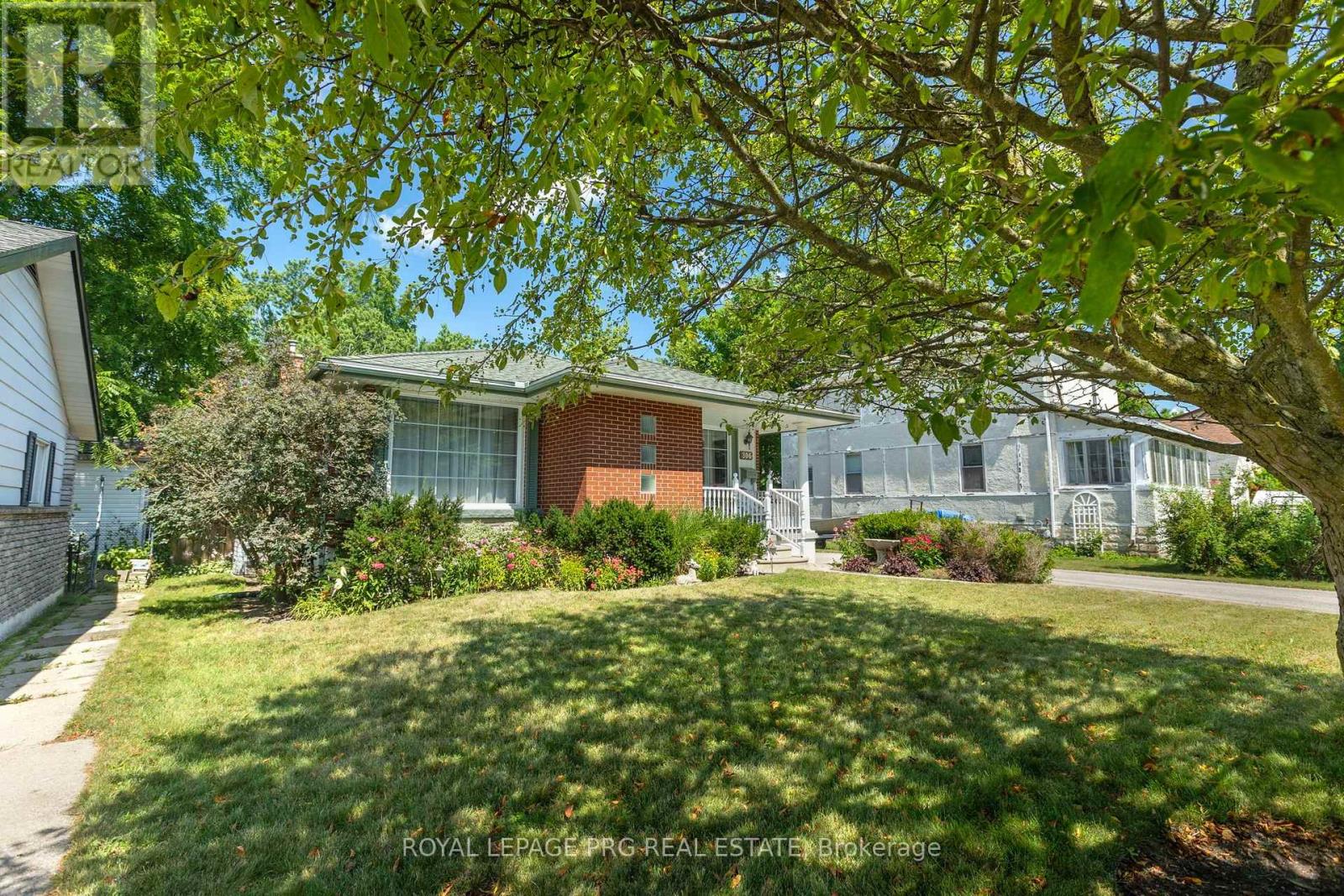 306 HELENA STREET - 2