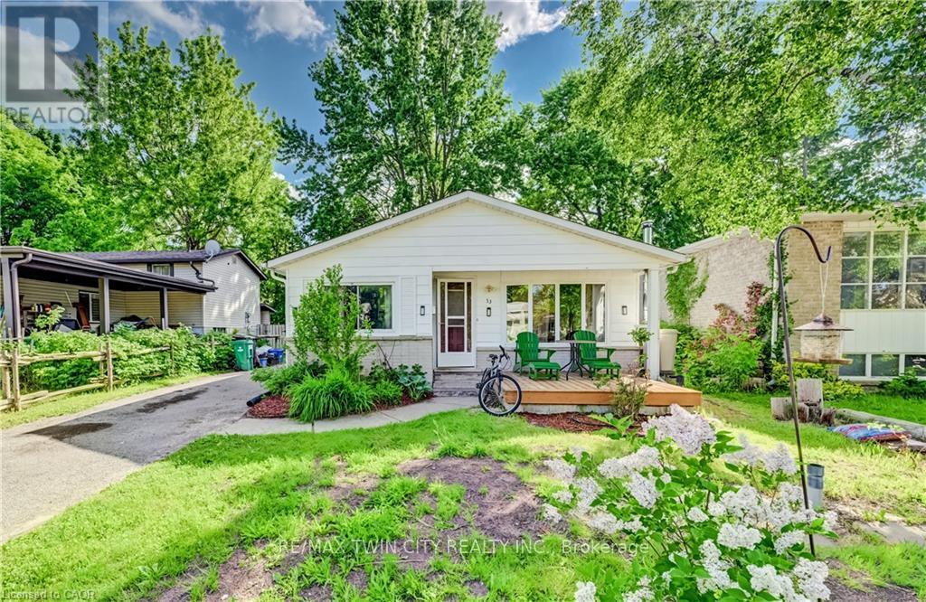 53 HELENE CRESCENT - 1