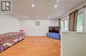 53 HELENE CRESCENT - 12