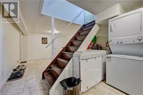 53 HELENE CRESCENT - 21