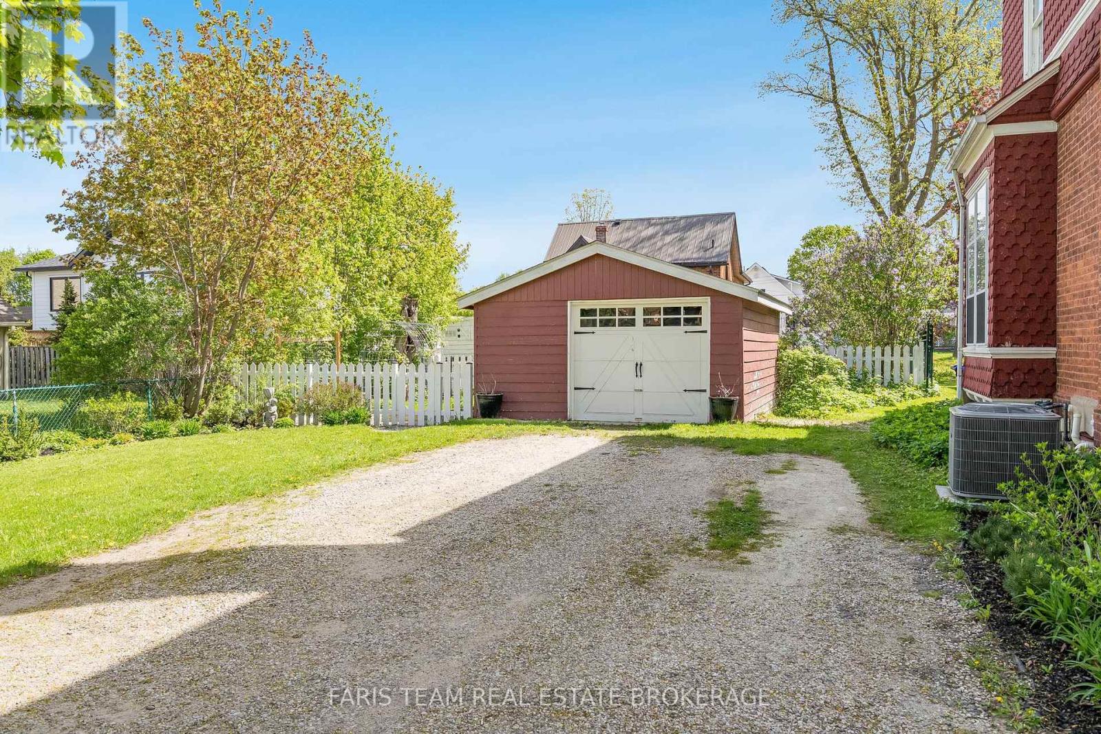 23 YONGE STREET S - 28