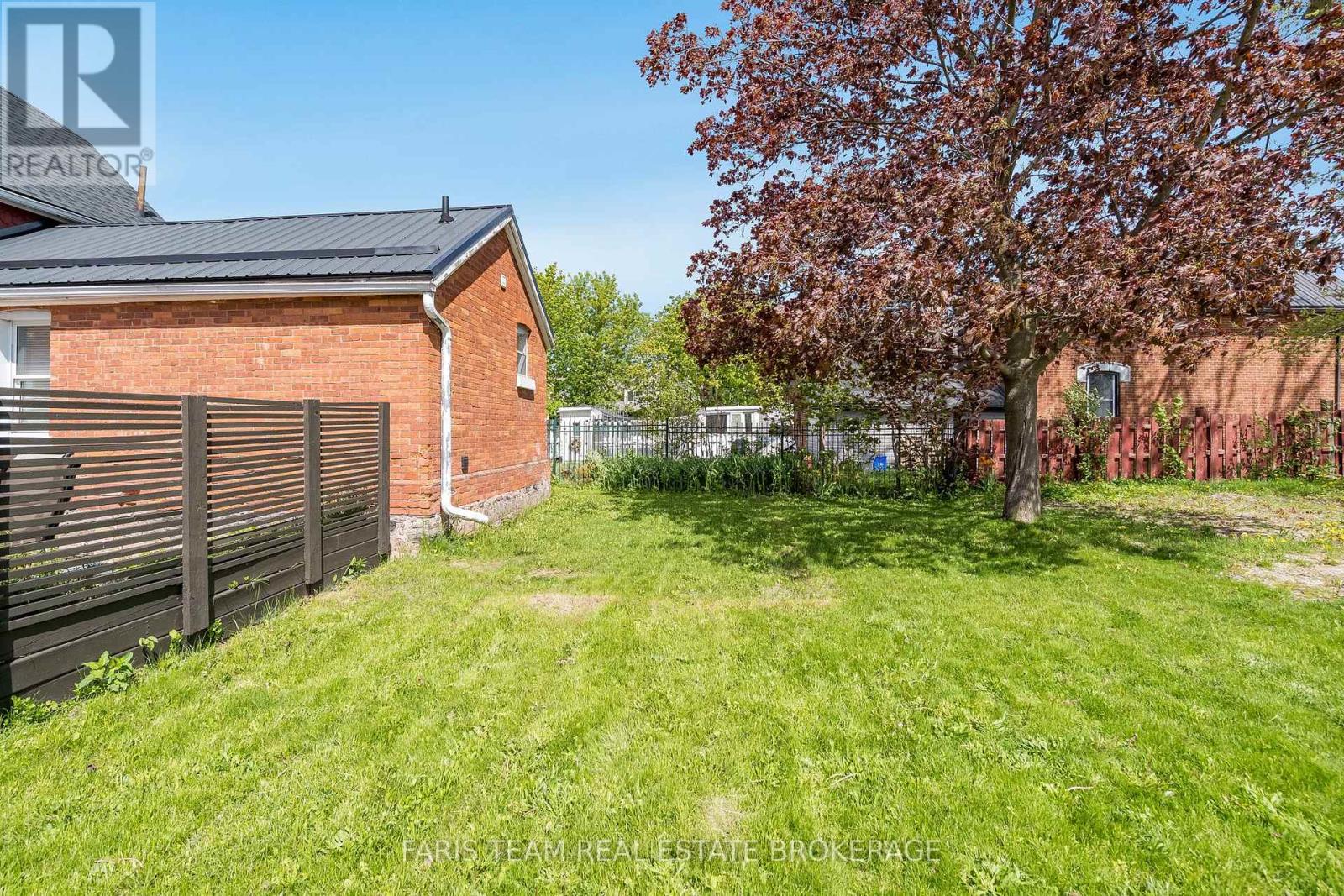 23 YONGE STREET S - 30