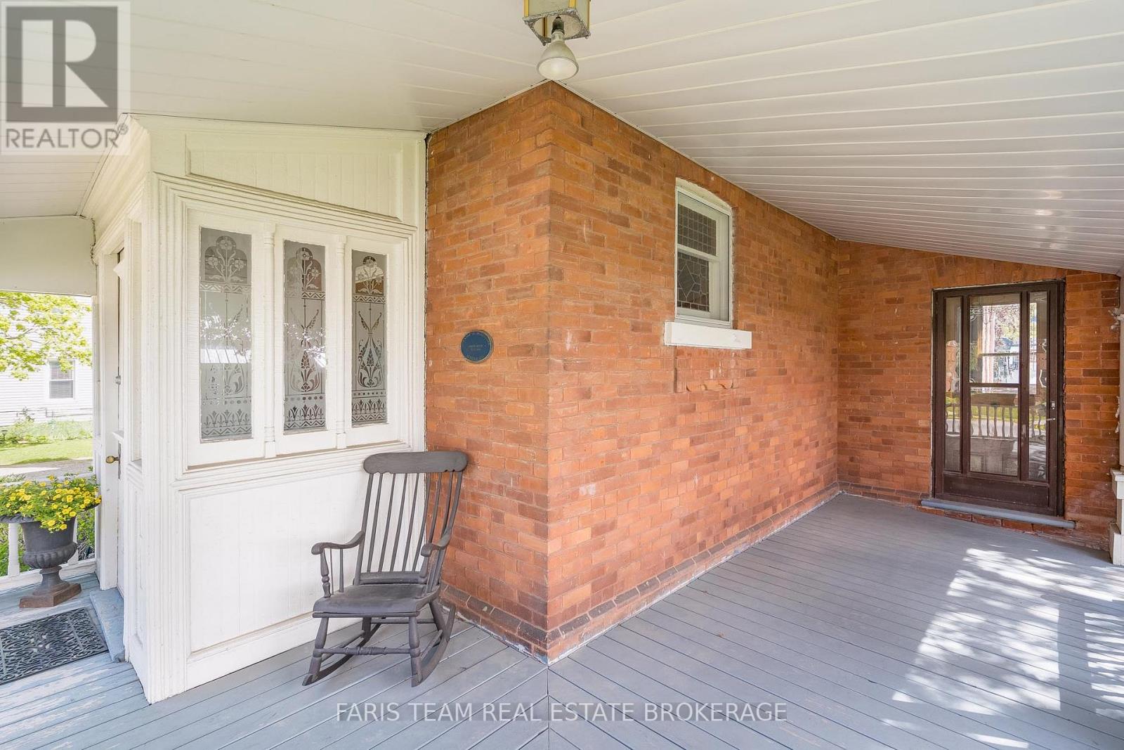 23 YONGE STREET S - 25