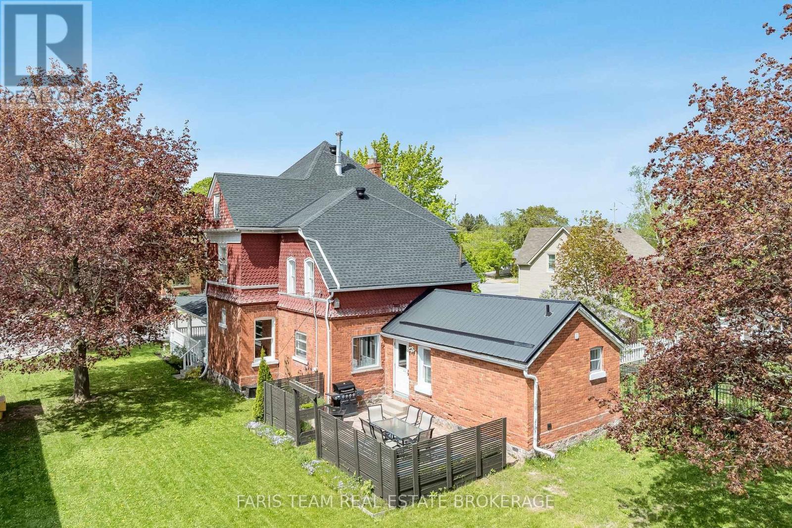 23 YONGE STREET S - 32