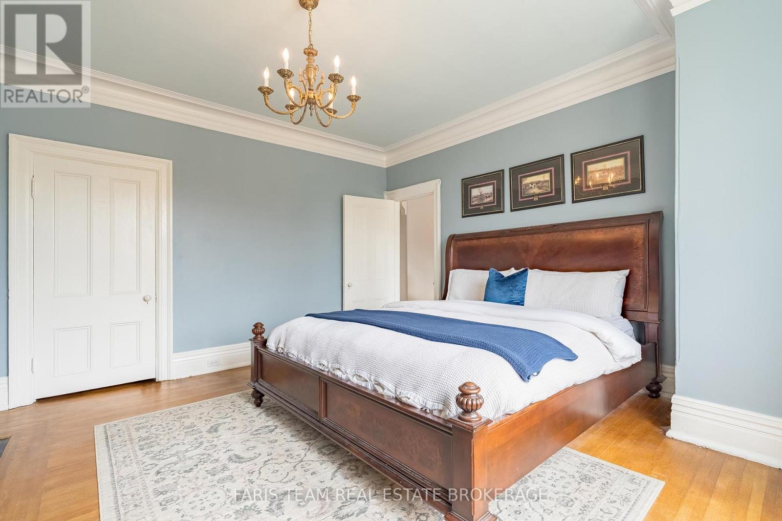 23 YONGE STREET S - 18