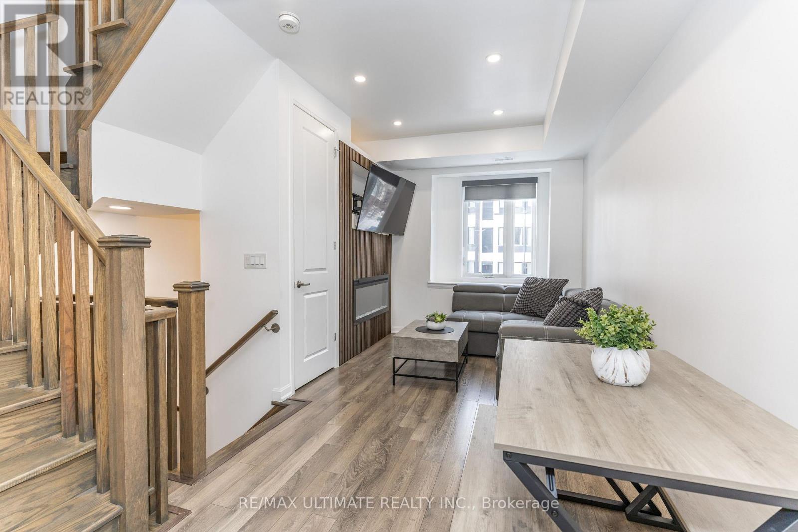 13 CAROLINE CARPENTER GROVE - 3