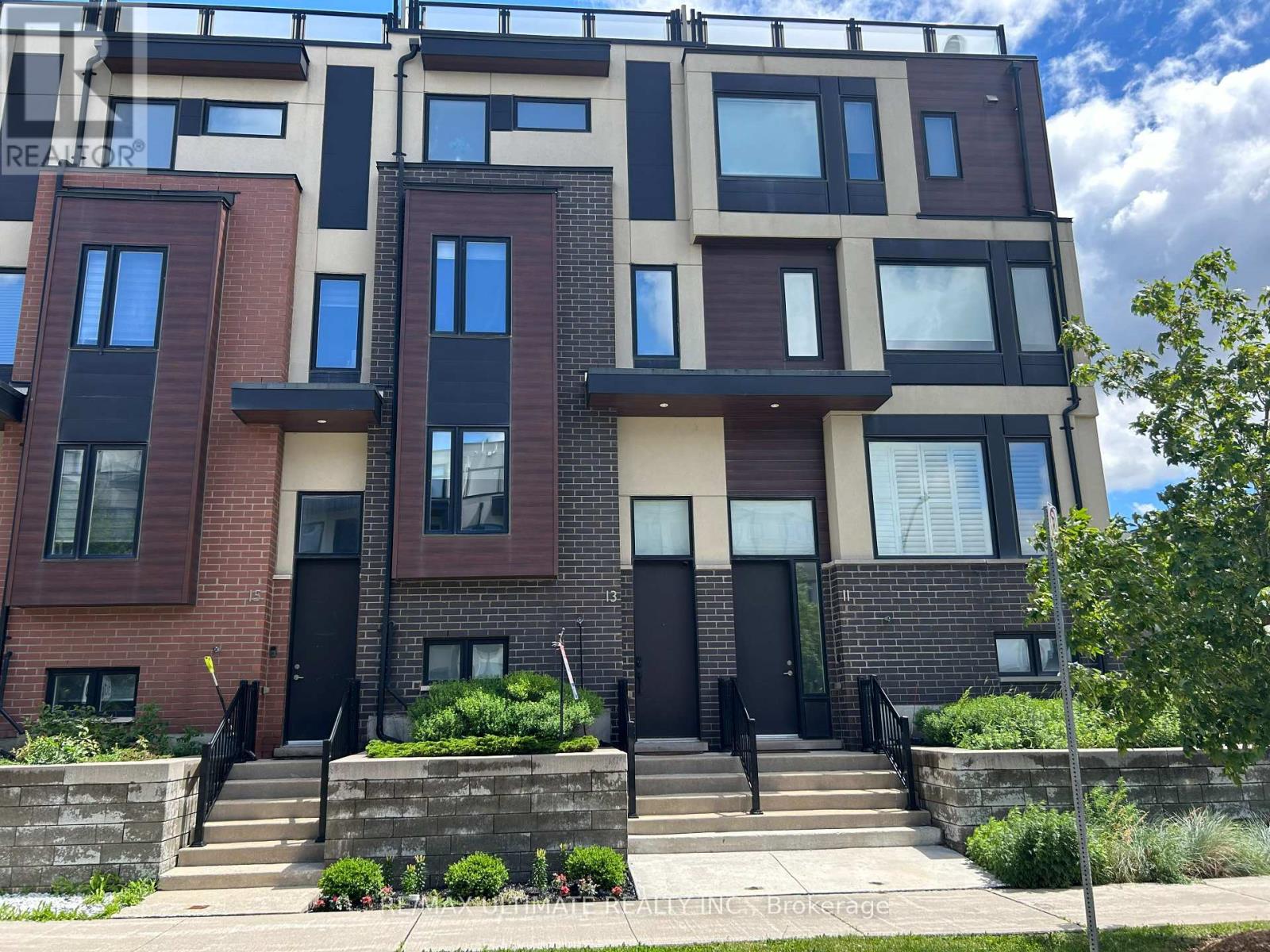 13 CAROLINE CARPENTER GROVE - 1