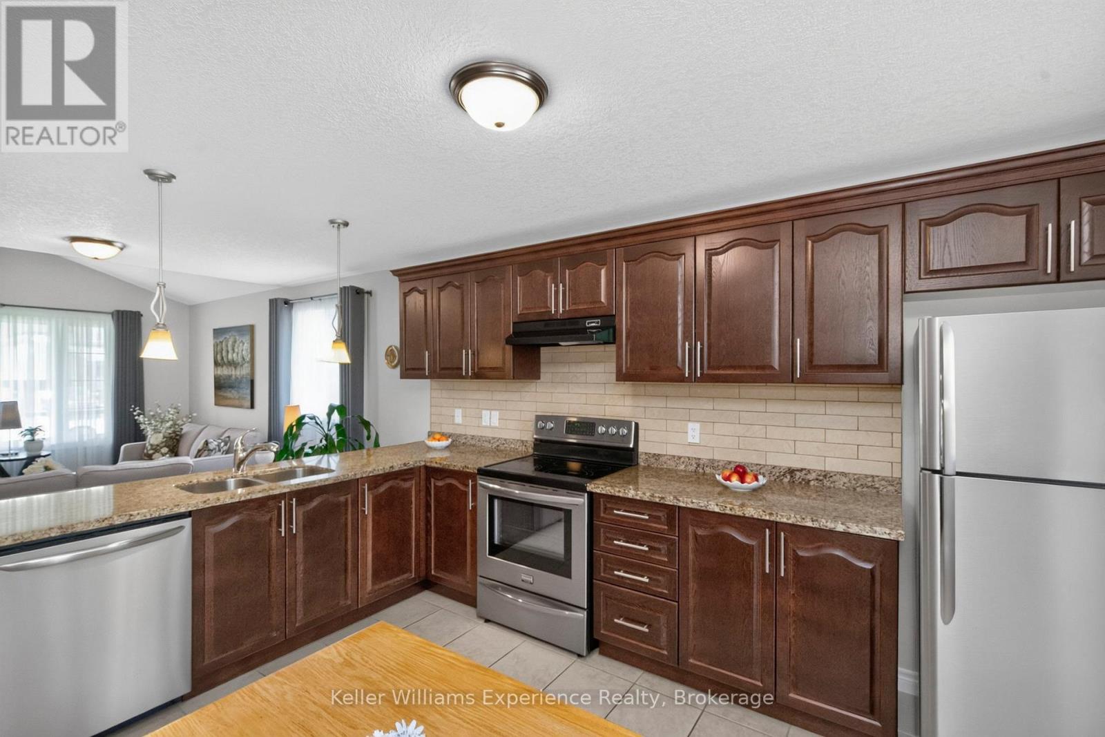 5 SHEPPARD DRIVE - 11