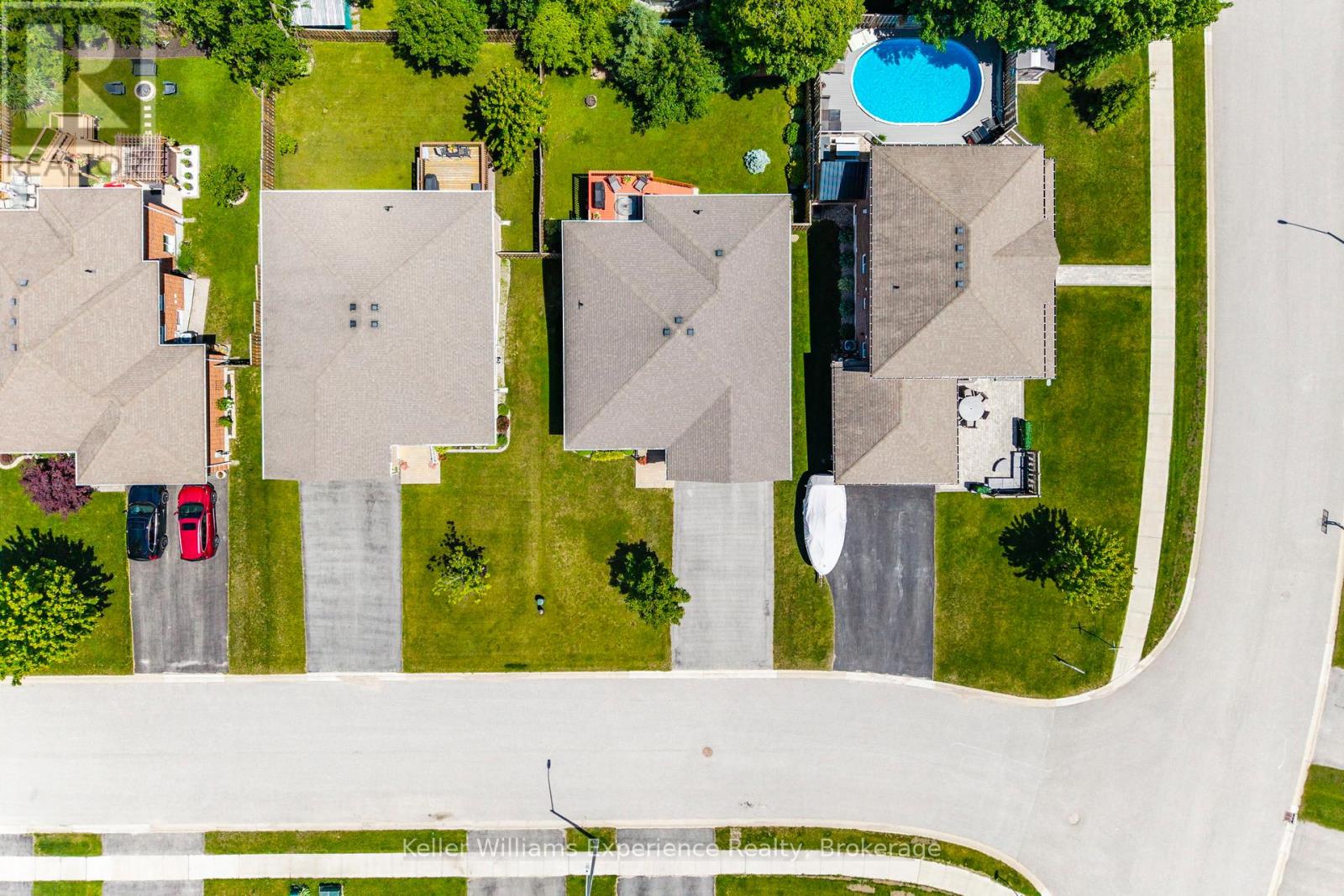 5 SHEPPARD DRIVE - 35
