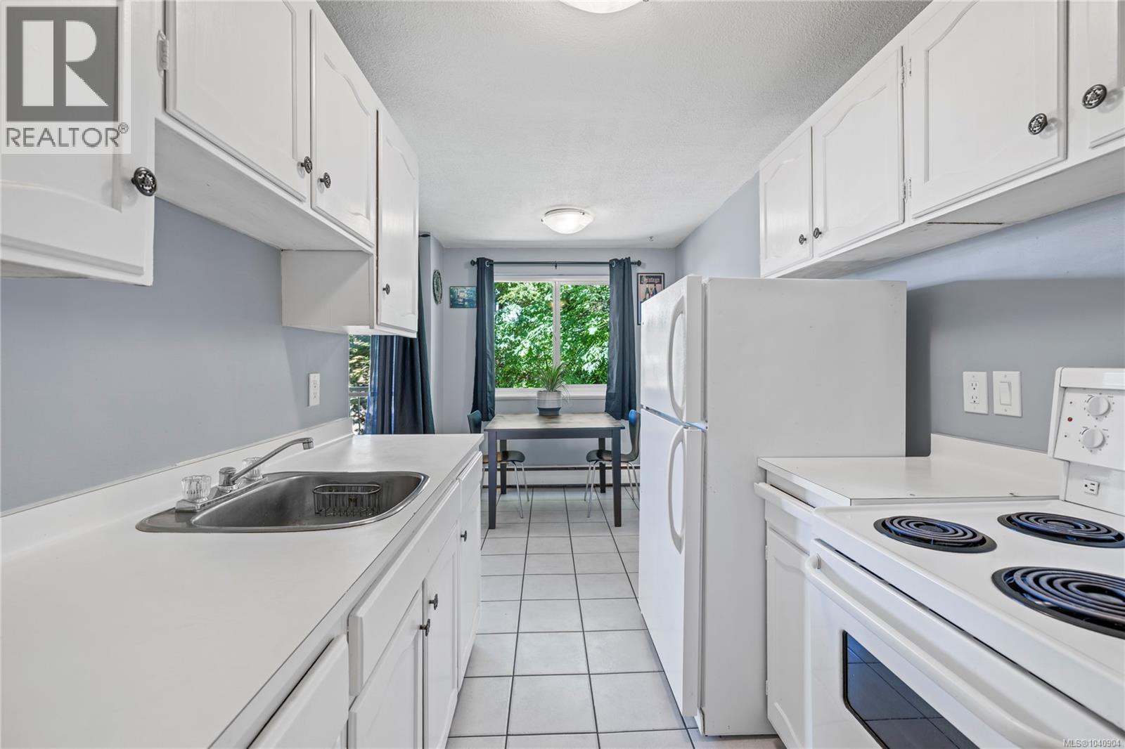 #5208 999 Bowen Rd - 10