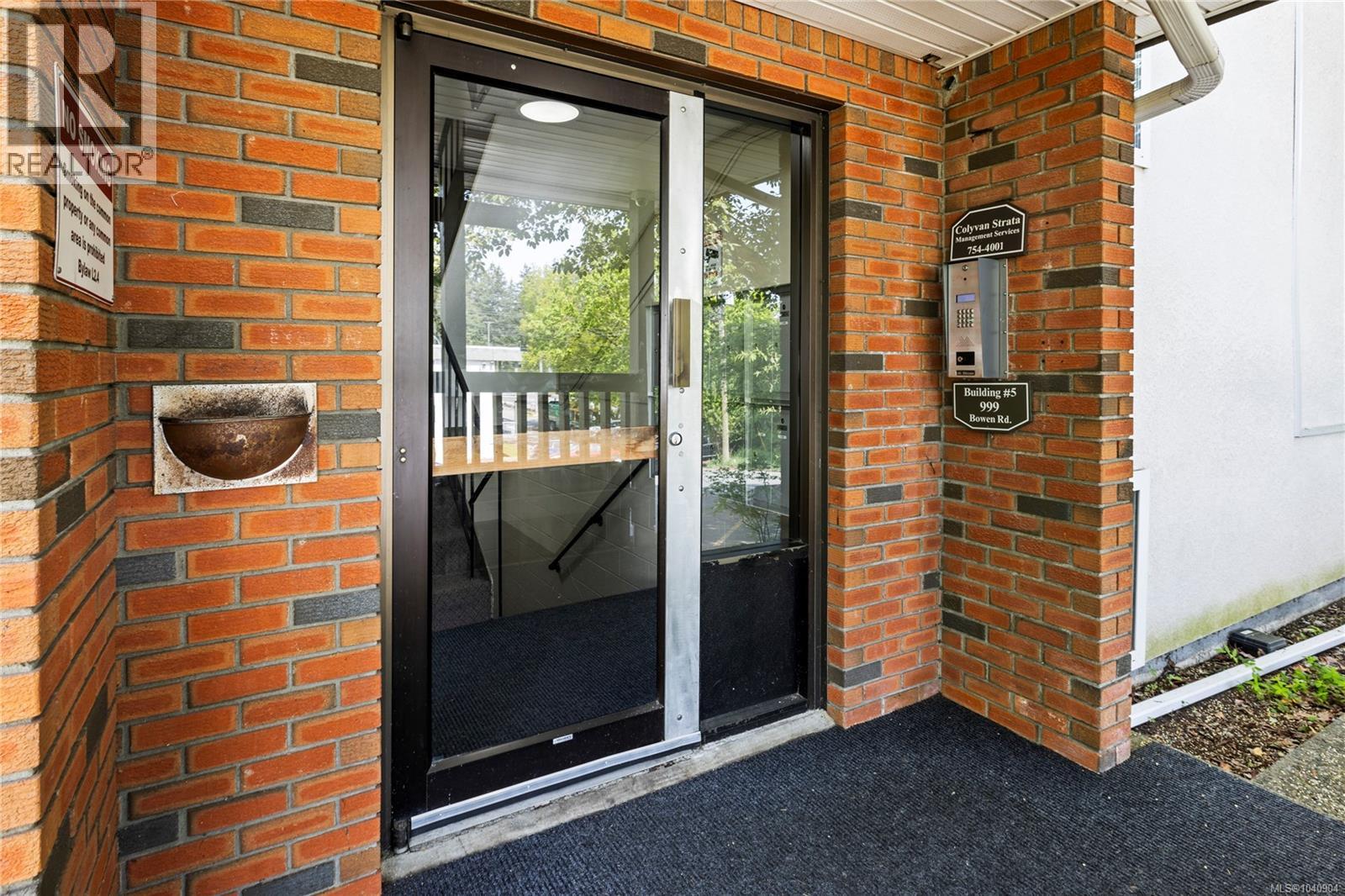 #5208 999 Bowen Rd - 3