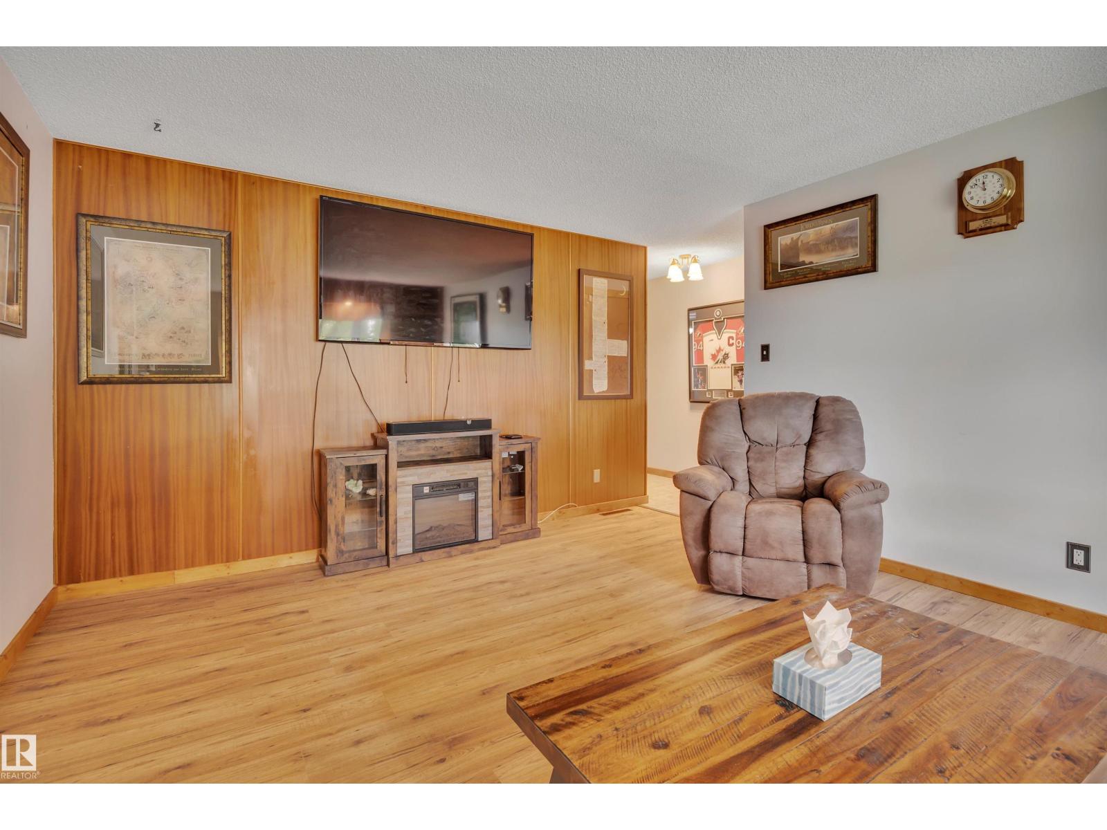 13327 73 ST NW - photo 5