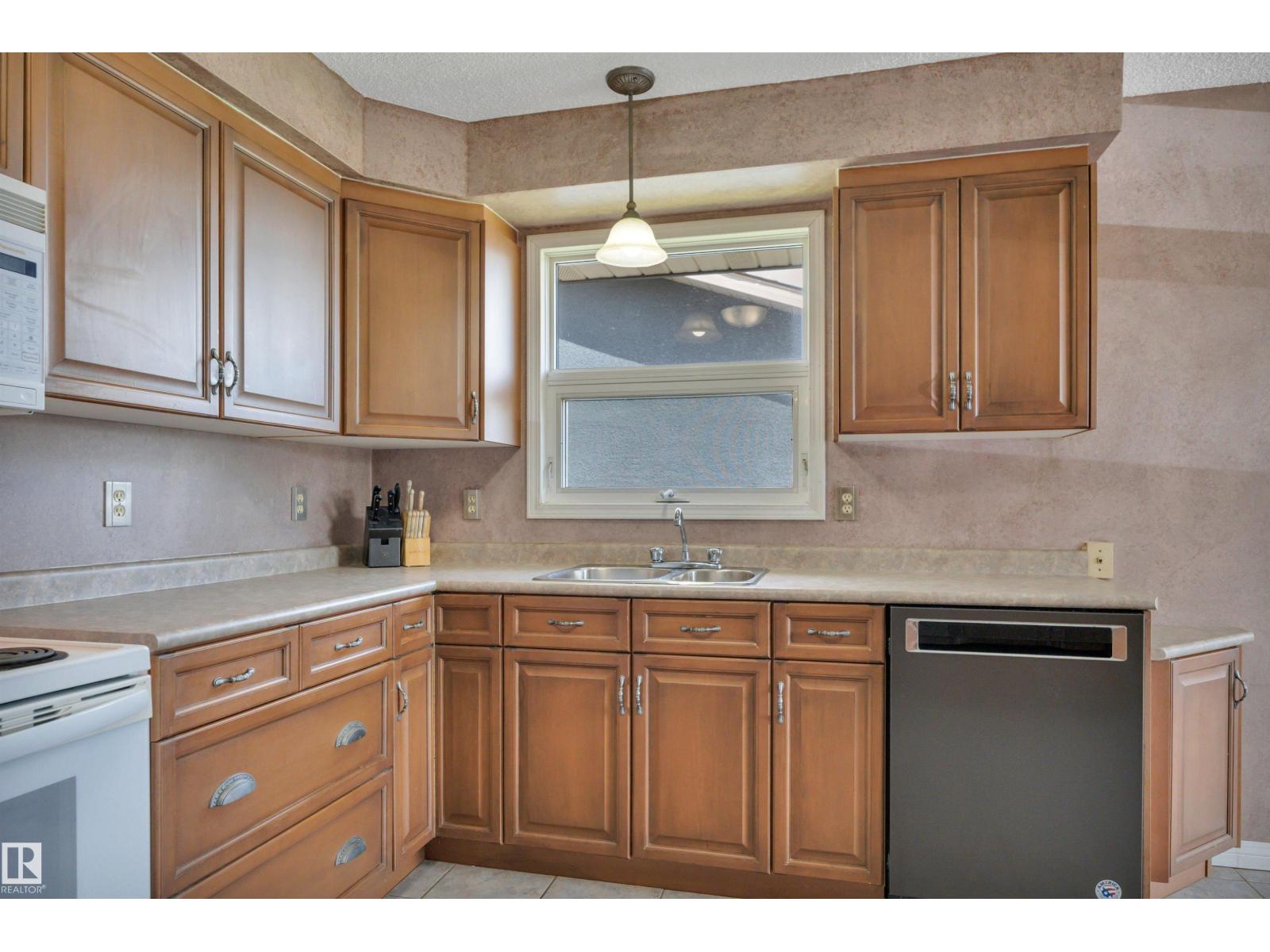 13327 73 ST NW — photo 7