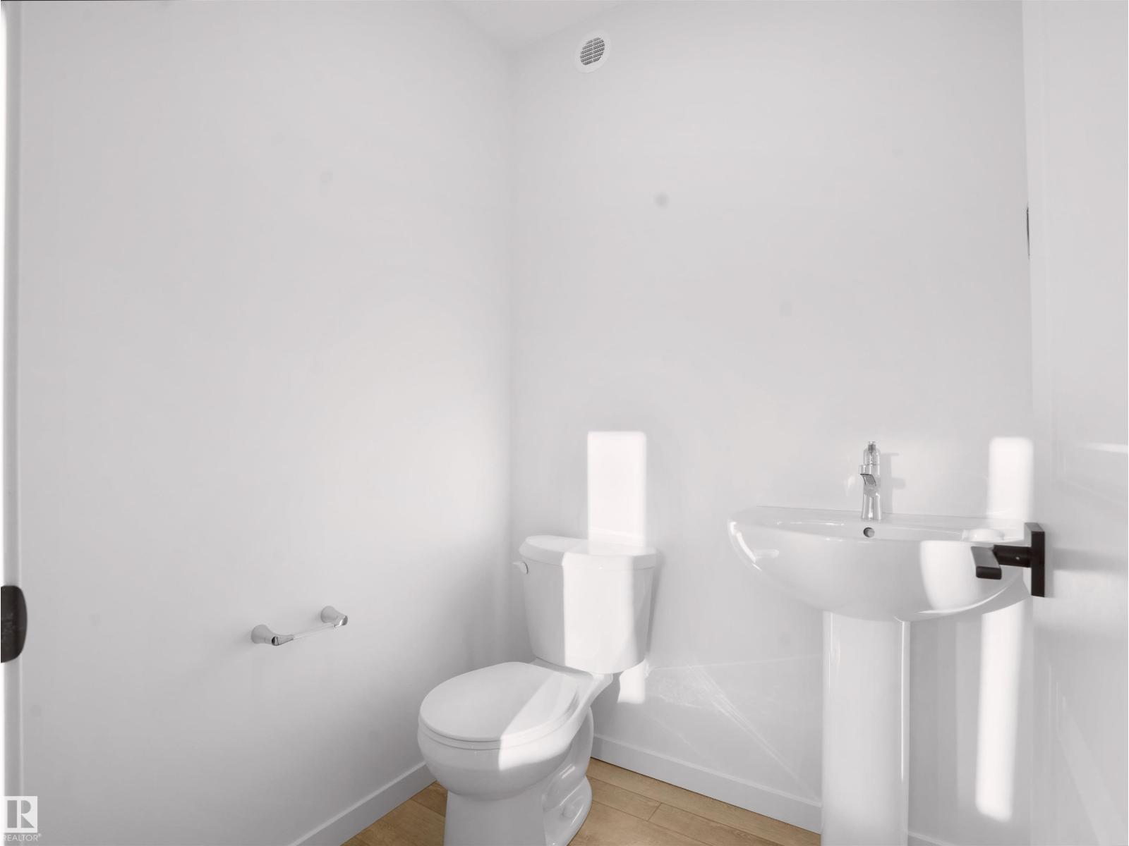 #4 18640 18 AV NW - 14