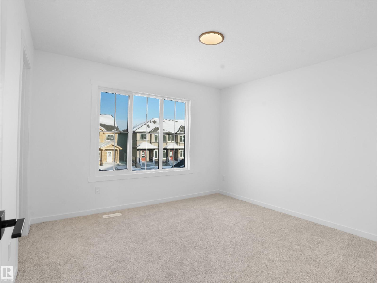 #4 18640 18 AV NW - 18