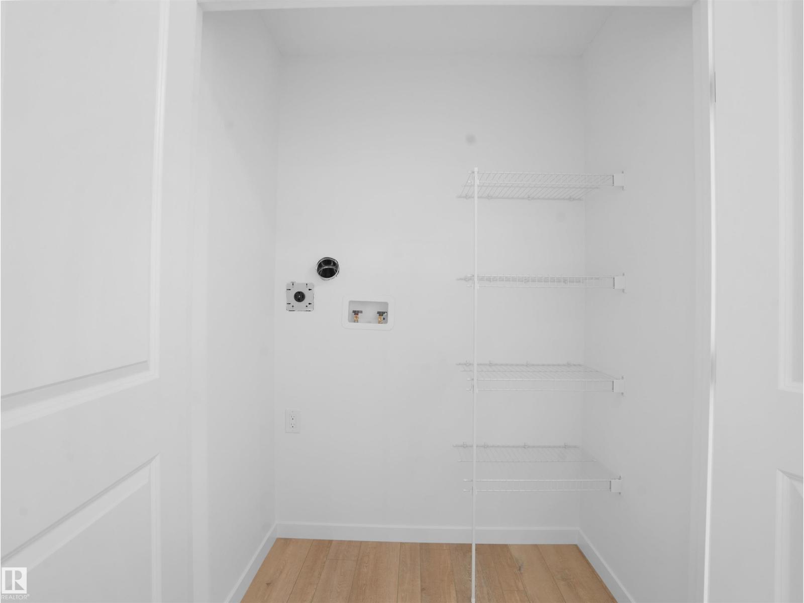 #4 18640 18 AV NW - 27